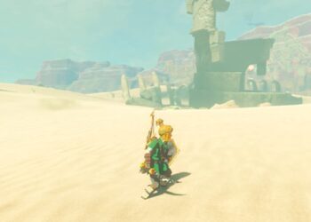 Link holding a Gerudo Scimitar in Tears of the Kingdom